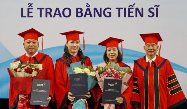 Lần đầu tiên Bộ Khoa học và Công nghệ trao bằng tiến sĩ quản lý ngành
