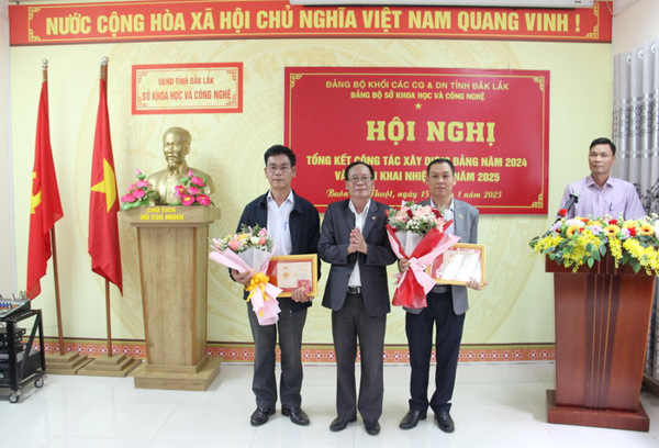 Hội nghị tổng kết công tác xây dựng Đảng năm 2024 và triển khai nhiệm vụ năm 2025