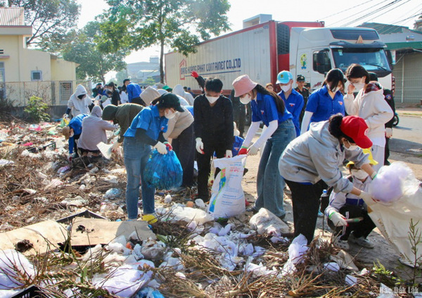 Đắk Lắk hưởng ứng chiến dịch “Earth Day Việt Nam 2025”