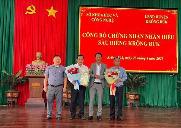 Hội nghị phát triển ngành hàng sầu riêng bên vững trên địa bàn huyện và công bố Nhãn hiệu chứng nhận Sầu riêng Krông Búk