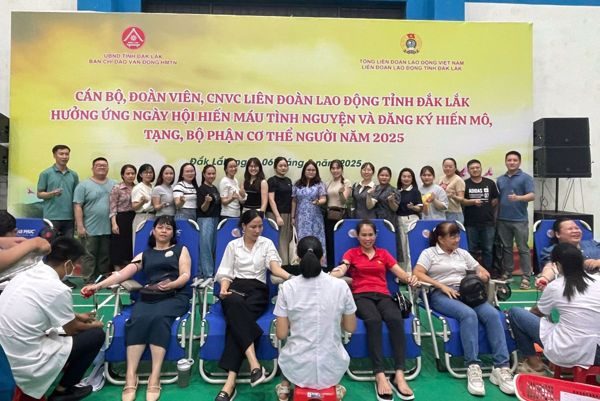 CĐCS Sở Khoa học và Công nghệ tham gia Ngày hội hiến máu tình nguyện và đăng ký hiến mô, tạng, bộ phận cơ thể người năm 2025