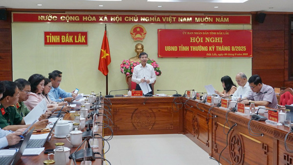 Chủ tịch UBND tỉnh Tạ Anh Tuấn: Tiếp tục cải cách hành chính, xây dựng quy trình thu hút đầu tư tập trung “1 cơ quan” kết nối liên ngành, liên thông thủ tục