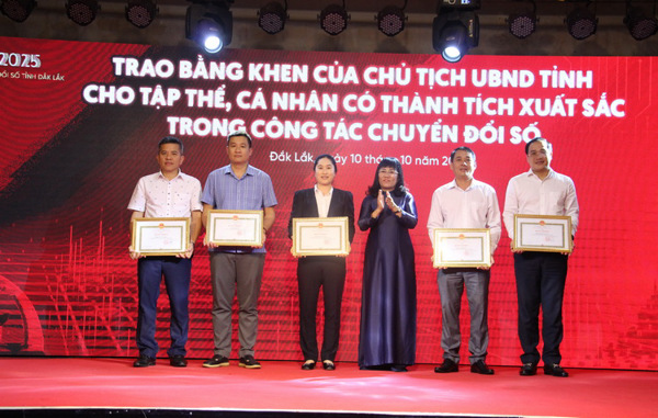 Ngày Chuyển đổi số tỉnh Đắk Lắk 2025: Động lực mới cho phát triển