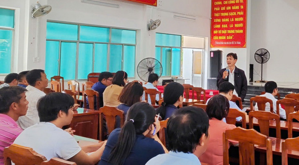 Phường Phú Yên tập huấn ứng dụng trí tuệ nhân tạo (AI) ChatGPT trong tham mưu, giải quyết công việc hành chính