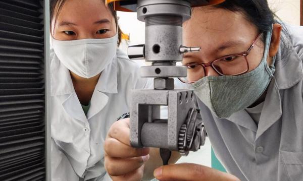 Đột phá phát triển KHCN, ĐMST và CĐS