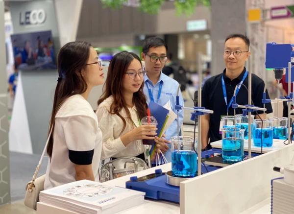 Nhiều thiết bị, giải pháp công nghệ mới tại Analytica Vietnam 2025
