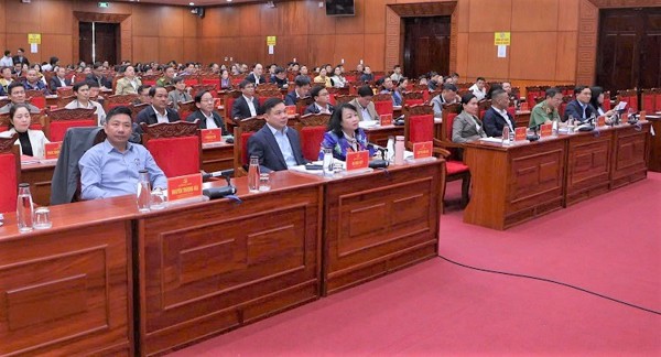 Hội nghị quán triệt các văn bản của Trung ương và Tỉnh ủy