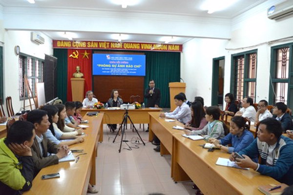 Gần 50 phóng viên, biên tập viên được bồi dưỡng nghiệp vụ “phóng sự ảnh báo chí”