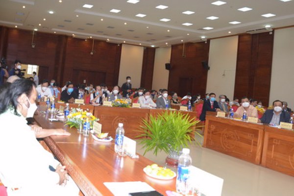 Gặp mặt đại diện văn nghệ sĩ, trí thức và báo giới Xuân Nhâm Dần 2022