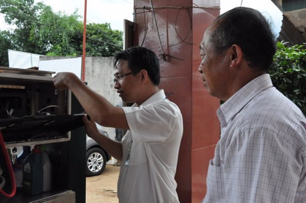 Dán tem kiểm soát trụ bơm xăng dầu: Những kết quả bước đầu đáng ghi nhận