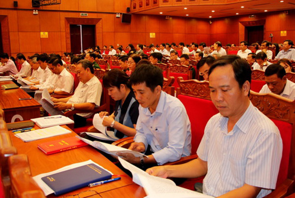 Quán triệt, triển khai thực hiện Chỉ thị của Bộ Chính trị về đại hội Đảng bộ các cấp tiến tới Đại hội đại biểu toàn quốc lần thứ XIII của Đảng