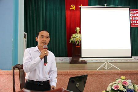 Ông Trần MInh Trung - Trưởng phòng Quản lý - Đo lường, Chi cục Tiêu chuẩn Đo lường Chất lượng, phổ biến các vấn đề về đo lường chất lượng; quy định kiểm tra nhà nước về đo lường; công tác quản lý chất lượng sản phẩm, hàng hóa trên địa bàn tỉnh.