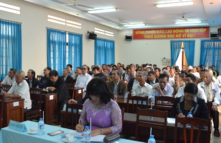 Các đại biểu và cựu chuyên gia, hội viên tham dự buổi gặp mặt.