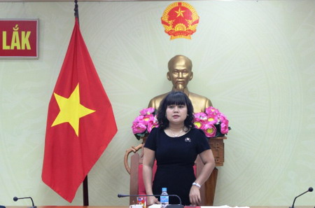 Bà H’Yim Kđoh – Phó Chủ tịch UBND tỉnh, Trưởng Ban Chỉ đạo Kỳ thi phát biểu tại cuộc họp