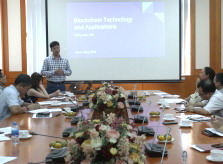 TS. Trần Việt Hùng, sáng lập Got It trình bày về ứng dụng của công nghệ blockchain