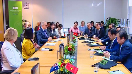 Chủ tịch Quốc hội Nguyễn Thị Kim Ngân làm việc tại Trung tâm Nghiên cứu Nông nghiệp Quốc tế Australia (ACIAR)