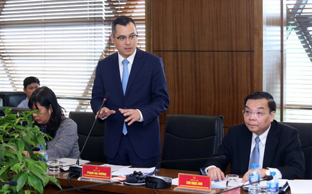 Đồng chí Phạm Đại Dương, Thứ trưởng Bộ KH& CN, Trưởng ban BQL Khu CNC Hòa Lạc phát biểu tại buổi làm việc.